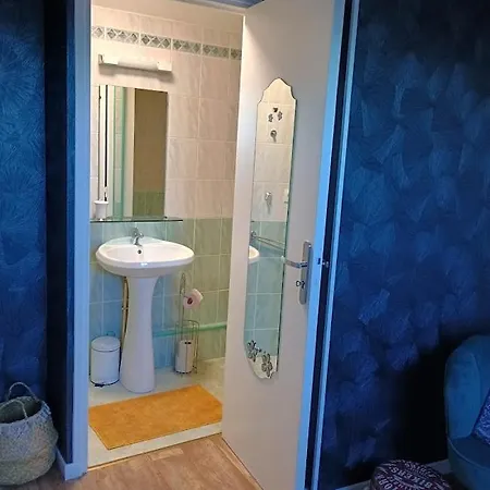 Chambre D'hote בית הארחה Abrest